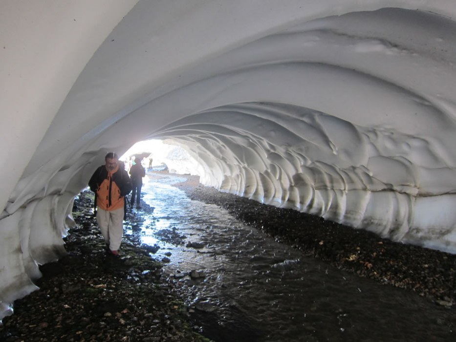 dentro un tunnel islandese