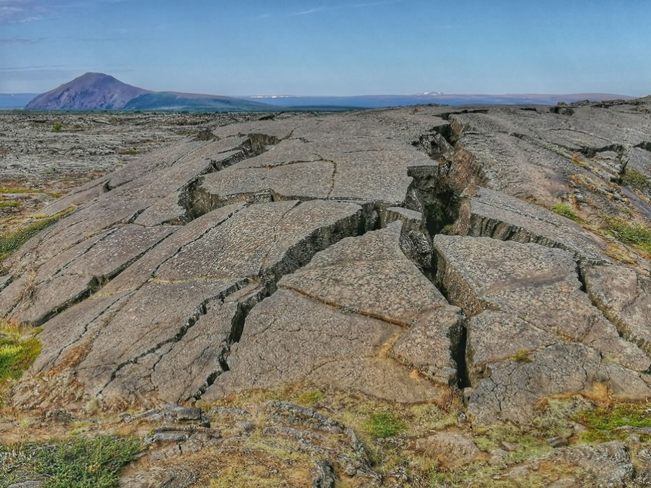 bolle crosta di lava a Myvatn - NATURAVIAGGI