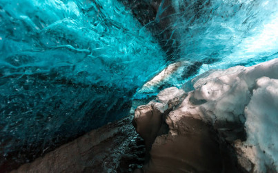 ice cave o grotta di ghiaccio